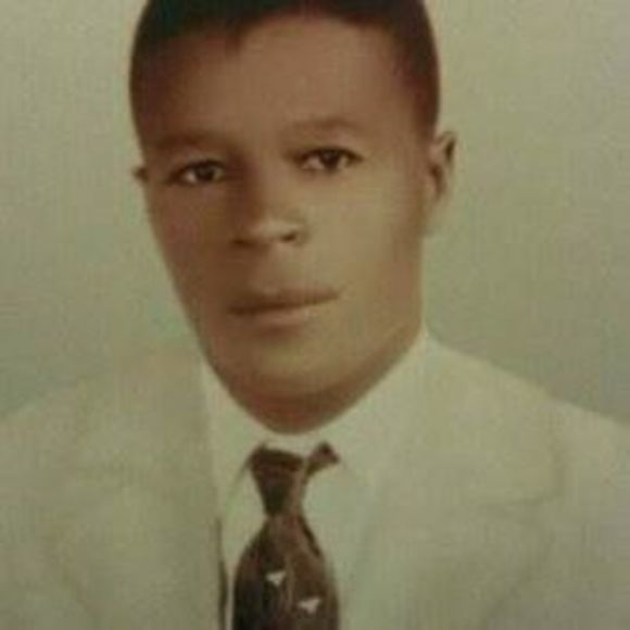 Meet your Posher, Nicole - Picture 1 of 1